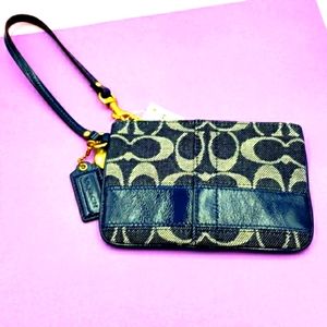 NWT Coach Denim Signature Stripe Wristlet vintage style F41718 detachable strap
